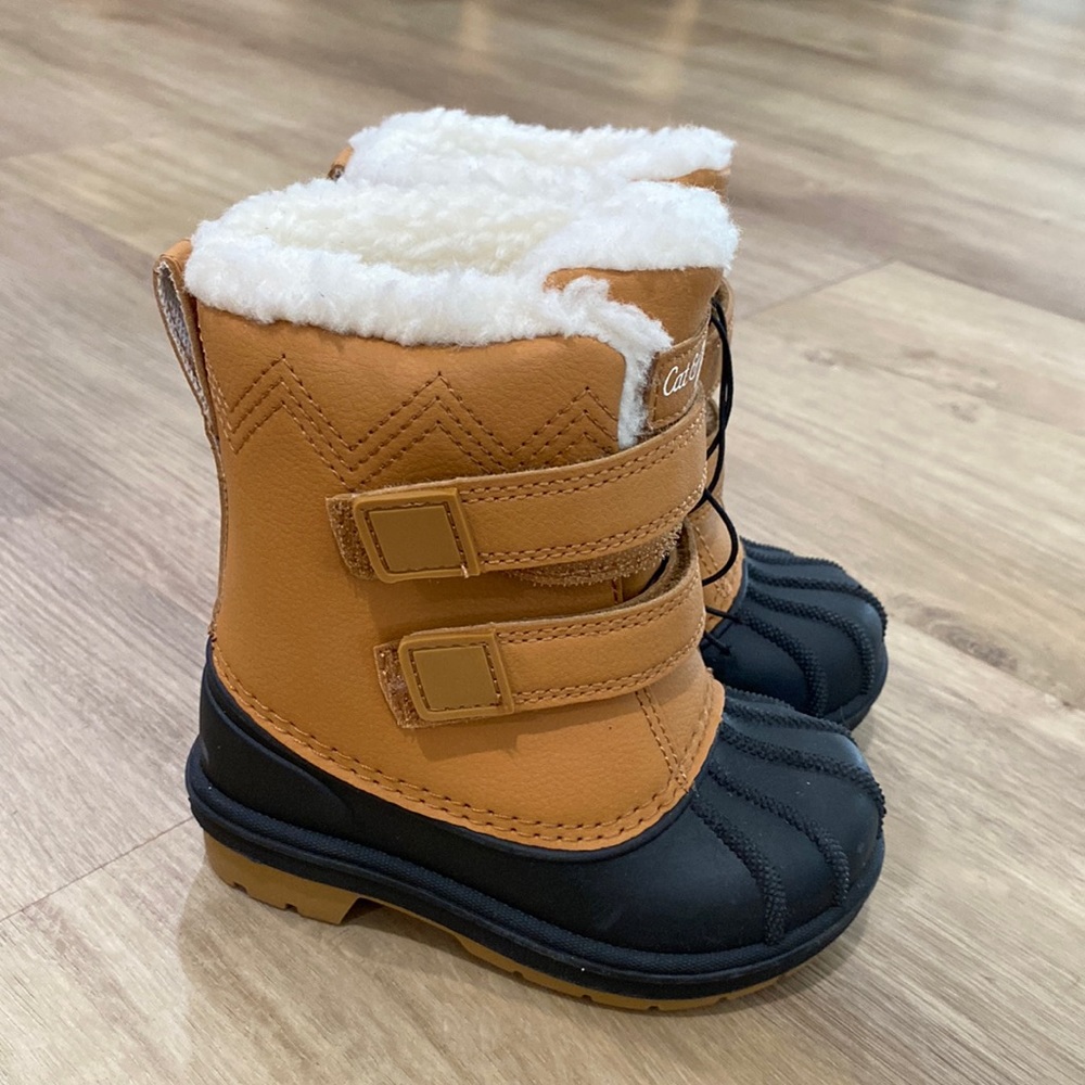 Cat & Jack Tan and Black Kids Rain & Snow Boots